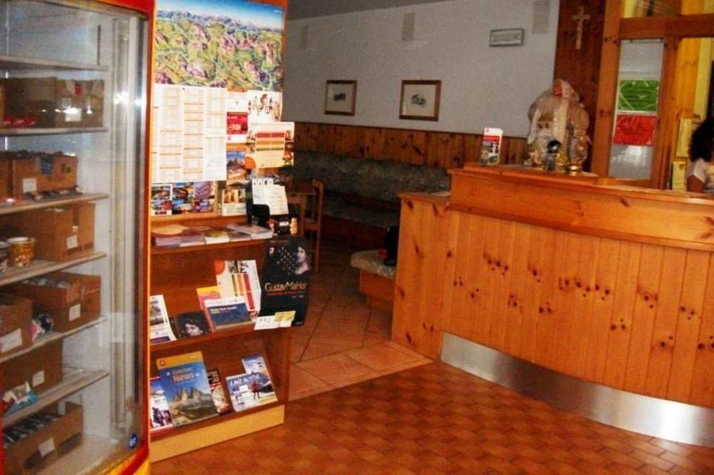 Casa Alpina Dobbiaco Hotel Luaran gambar